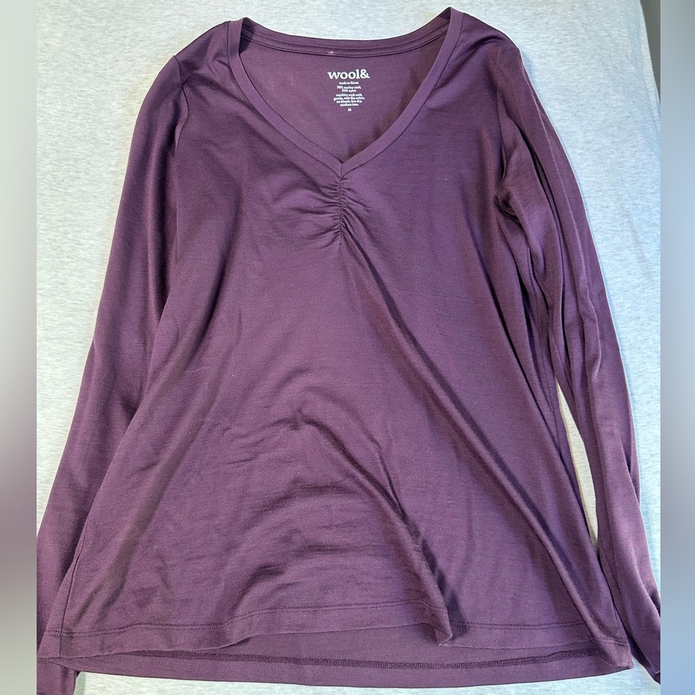 Wool& Women's Long Sleeve V-Neck Top - Plum